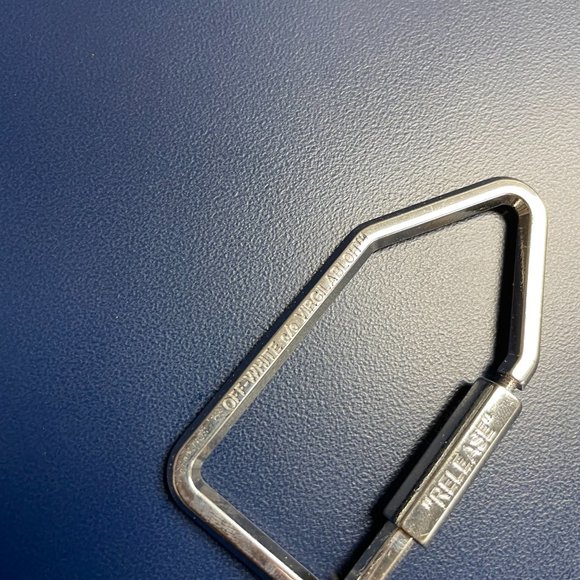 Off White Key Ring - Picture 14 of 16